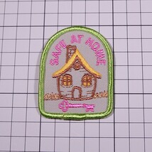 PI151 SAFE AT HOME 家 刺繍 ワッペン パッチ ロゴ エンブレム アメリカ 米国 USA 輸入雑貨_画像3