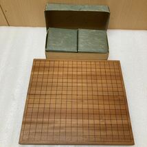 WM3463 碁石 鳳凰 碁石 松 囲碁 碁盤付き　ボードゲーム 現状品　1121_画像1