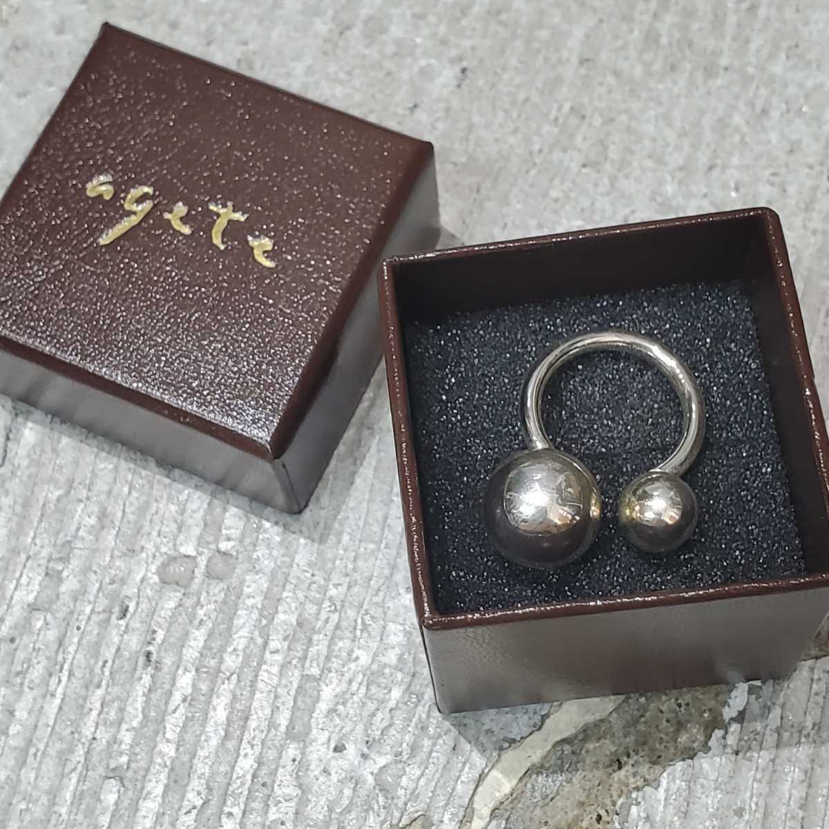 ほぼ未使用・大特価❗️アガット】ホワイトゴールドK18 ハートリング