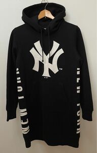 Majesticマジェスティック　プルオーバー　パーカーワンピ　ヤンキース　ブラック　M　NEW YORK YANKEES