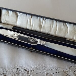 Grace アンティーク イギリス 1917年 純銀製 (スターリング・シルバー 925/1000)と マザーオブパール の ケーキナイフ オリジナルボックス