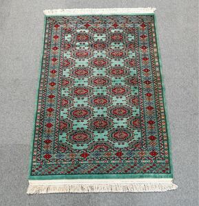サルークデザイン134×94cm 手織り絨毯　 ペルシャ絨毯