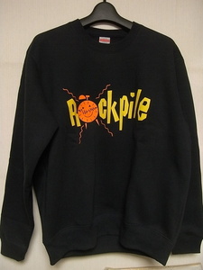 即決★新品★トレーナー★ロックパイル★ROCKPILE★ブラックボディ★S/M/L/XLサイズ対応（裏パイル/裏起毛選択可能）★バンドTシャツ関連