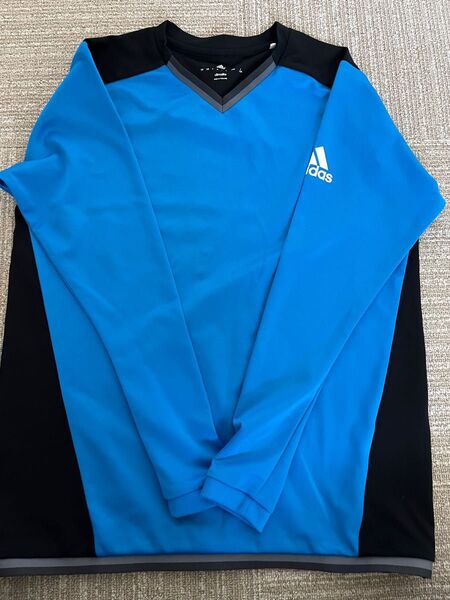 adidas トレーニング長袖Tシャツ