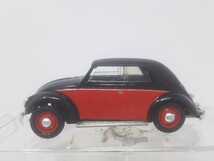 ■ VITTESSEビテス 1/43 VOLKWAGEN 1949 Closed Cabriolet 赤×黒 フォルクスワーゲンビートル ミニカー_画像1
