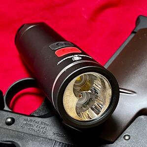 期間限定価格 S&W タクティカルライト リコリス採用品?