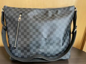 【超美品】 LOUIS VUITTON　ルイヴィトン　ダミエグラフィット　ショルダーバッグ　斜め掛け　LM（大サイズ）