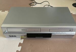 TOSHIBA VTR一体型DVDビデオプレーヤー　SD-V700