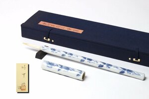  white porcelain. craftsman bamboo middle . blue and white ceramics . flower writing writing brush . also box tea utensils / paper tool 