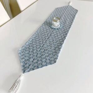 ＊ハンドメイド＊ テーブルセンター　タッセル付　くすみ水色系　刺繍生地