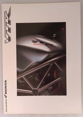 VTR (MC33) 車体カタログ 1997年11月 VTR 当時物 古本・即決・送料無料 管理№ 40062N