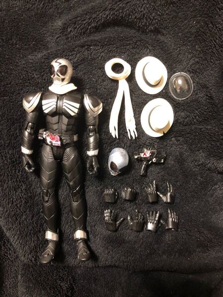【美品】S.H.Figuarts 仮面ライダースカル