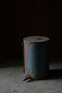 古い鉄製の蓋付容器 傘立て / 日本 / アンティーク 古道具 古家具