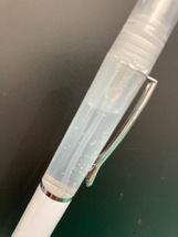 ミストペン（白） 未使用新品 ラクに持ち運び 便利グッズ プシュッとミストが出るペン 水や消毒液に香水も！_画像1