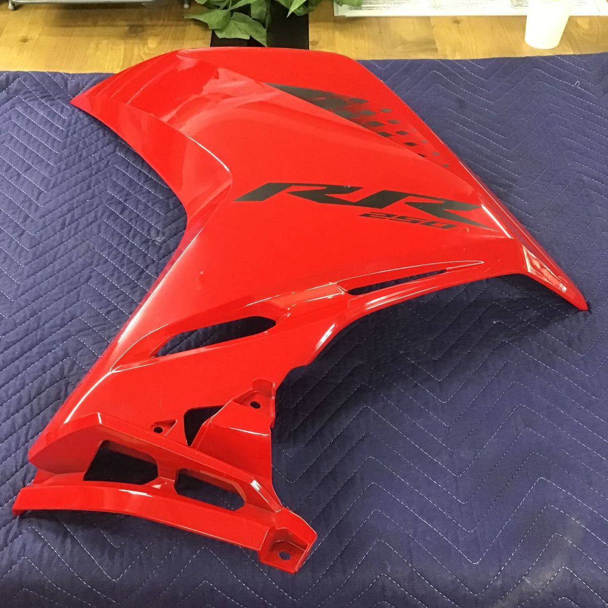 ヤフオク! -「cbr250rr サイドカウル」の落札相場・落札価格