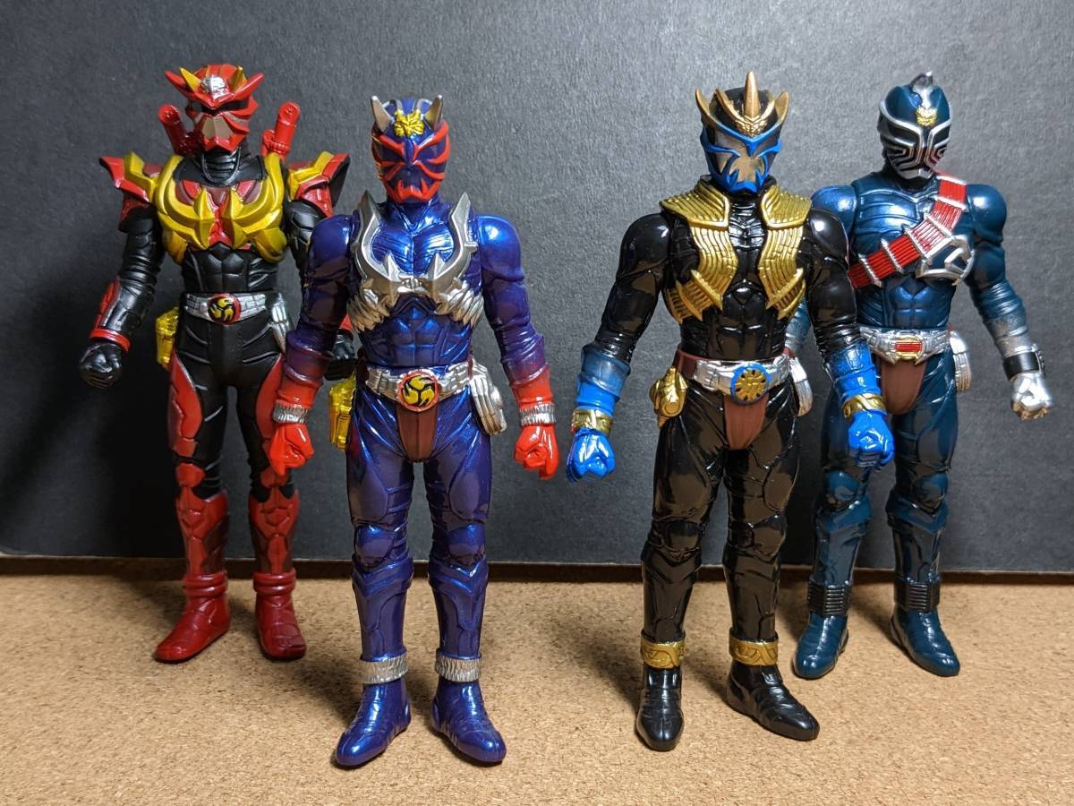 最新の激安 仮面ライダー 仮面ライダー響鬼 DVD全12巻セット 響鬼