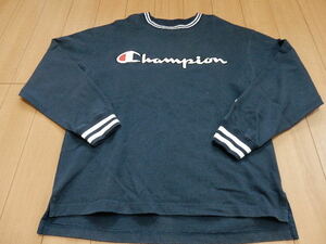 Champion チャンピオン　small 丸首　トレーナー　紺 ロゴ刺繍 ネイビー　C3-N425