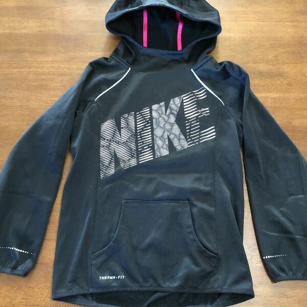 【NIKE/ナイキ】 フーディー　パーカー　トレーナー　 サイズM　150㎝　黒　中古