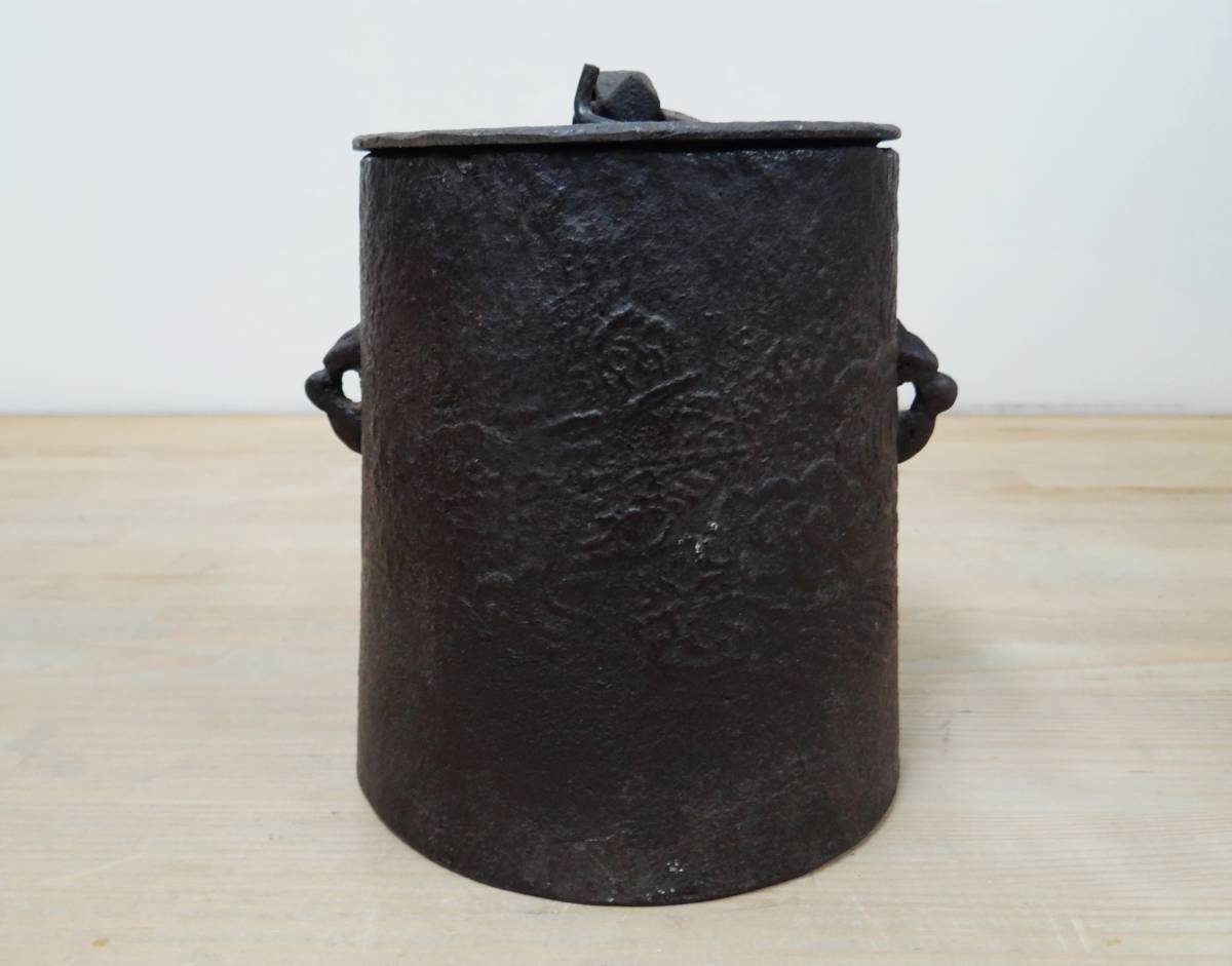 売切り屋】宮崎寒雉尻張釜 朝鮮風炉 浄味 茶釜 茶道具 アンティーク ...