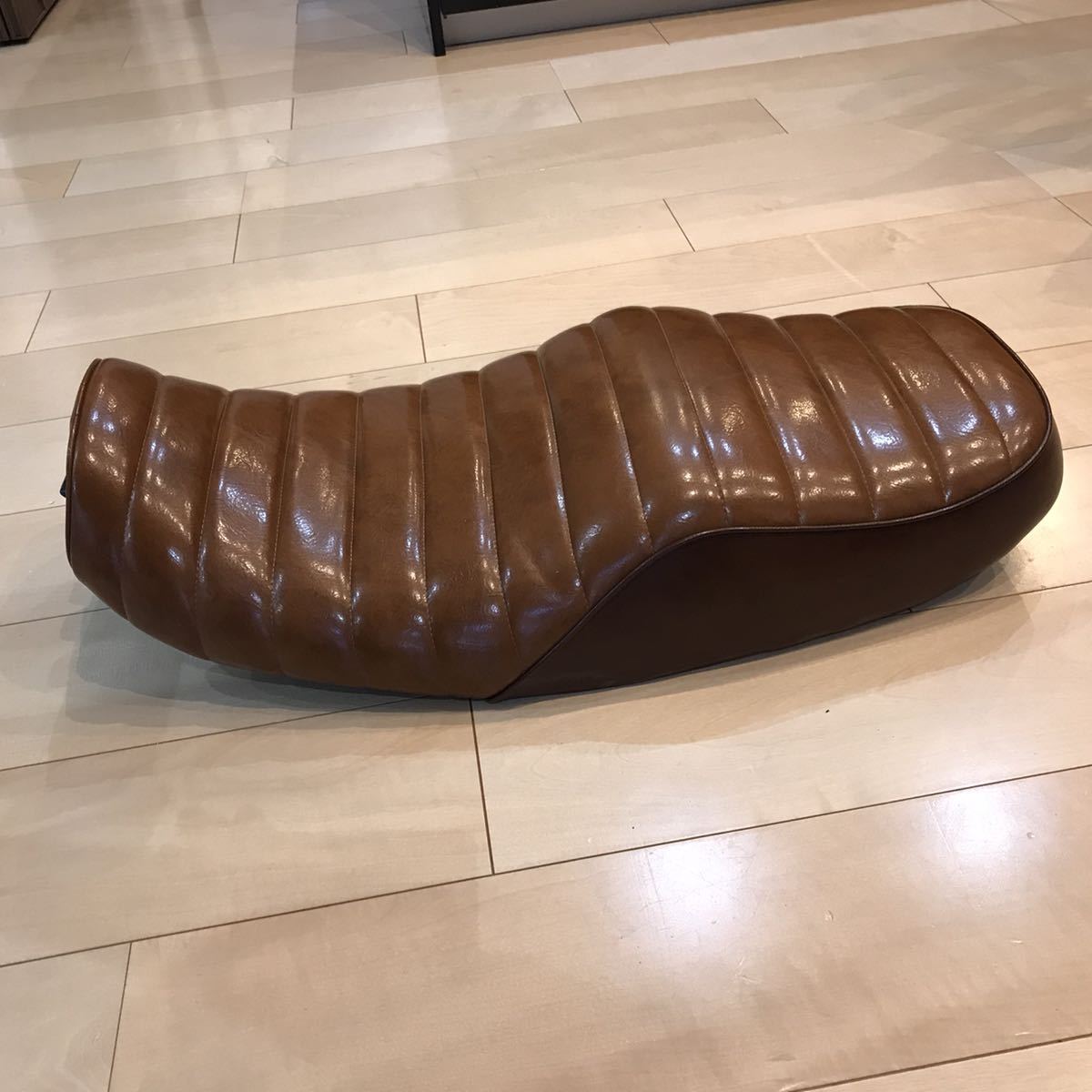 ヤフオク! -ゼファー400 タックロールの中古品・新品・未使用品一覧