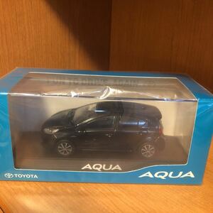 トヨタ アクア ミニカー 1/30 209 ブラックマイカ　カラーサンプル 非売品 NHP10 TOYOTA 3代目 AQUA