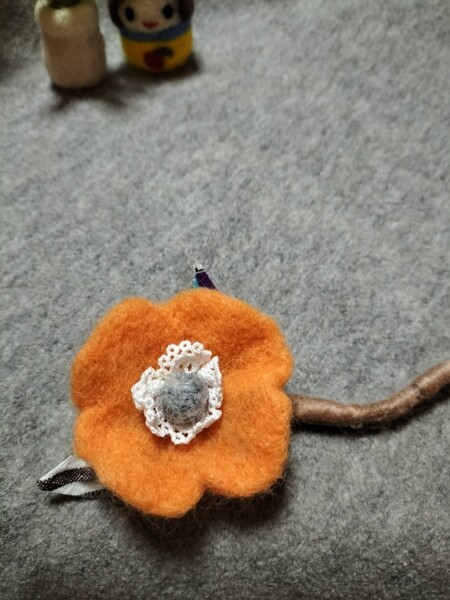 羊毛フェルトハンドメイド お花ブローチ