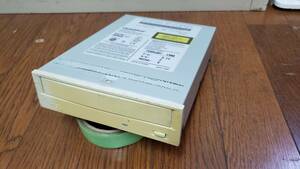 【PC周辺機器】 GoldStar CD-ROM DRIVE CDR-8160B 本体のみ　取り外し品にて動作未確認。　ジャンクにて