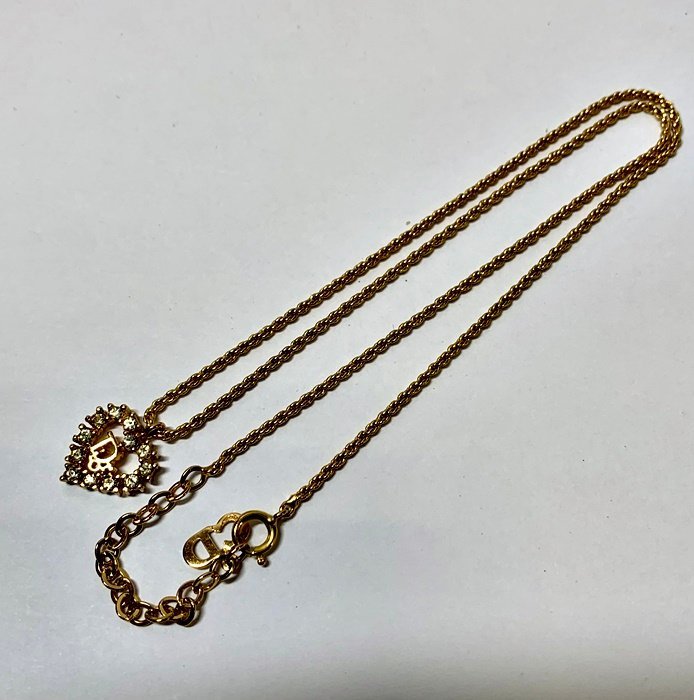 ヤフオク! -「dior チョーカー」の落札相場・落札価格