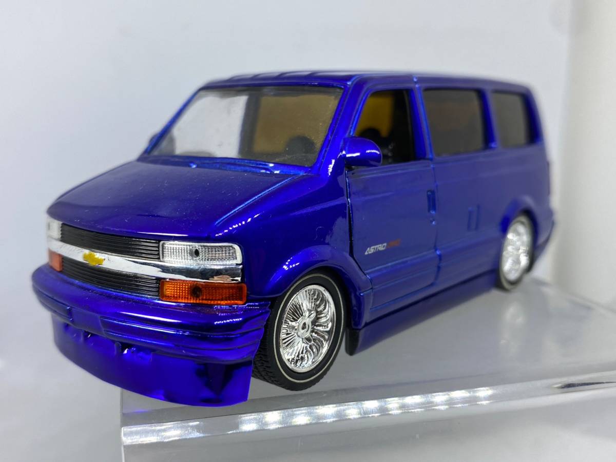 熱販売 01 jadatoys 1/24 希少 chevrolet アストロ Astro ミニカー