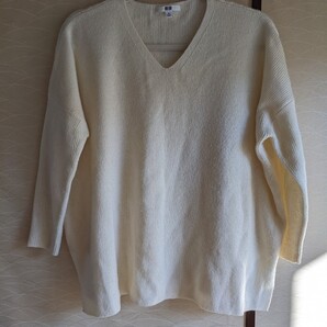 Vネックセーター スリット入り