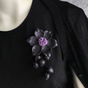 ◆新品◆*素敵＊レザー＊穴を開けないマグネット式お花のブローチ＊Purple*