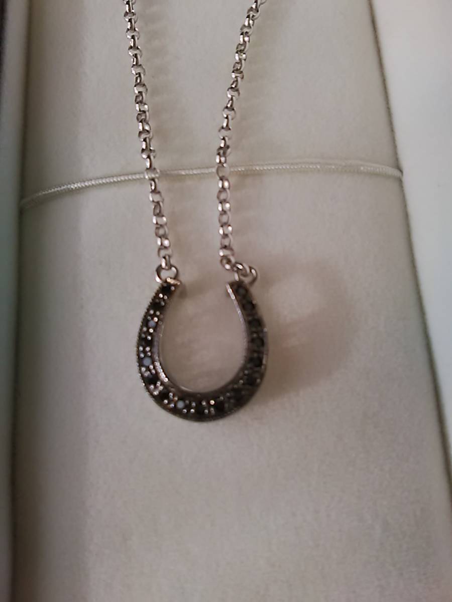 馬蹄形　ブラックダイヤ　ネックレス　K18WG　ホースシュー　ホワイトゴールド 
