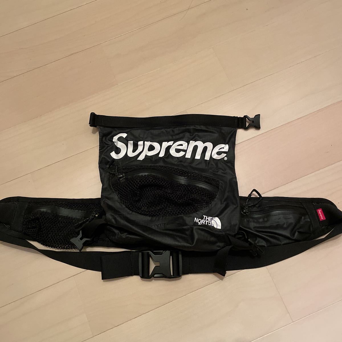 ウエストバッグ SUPREMEの値段と価格推移は?|293件の売買情報を集計