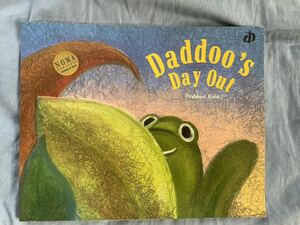  английский язык книга с картинками [Daddoo*s Day Out] лягушка. . рассказ выигрыш книга@ Индия departure 