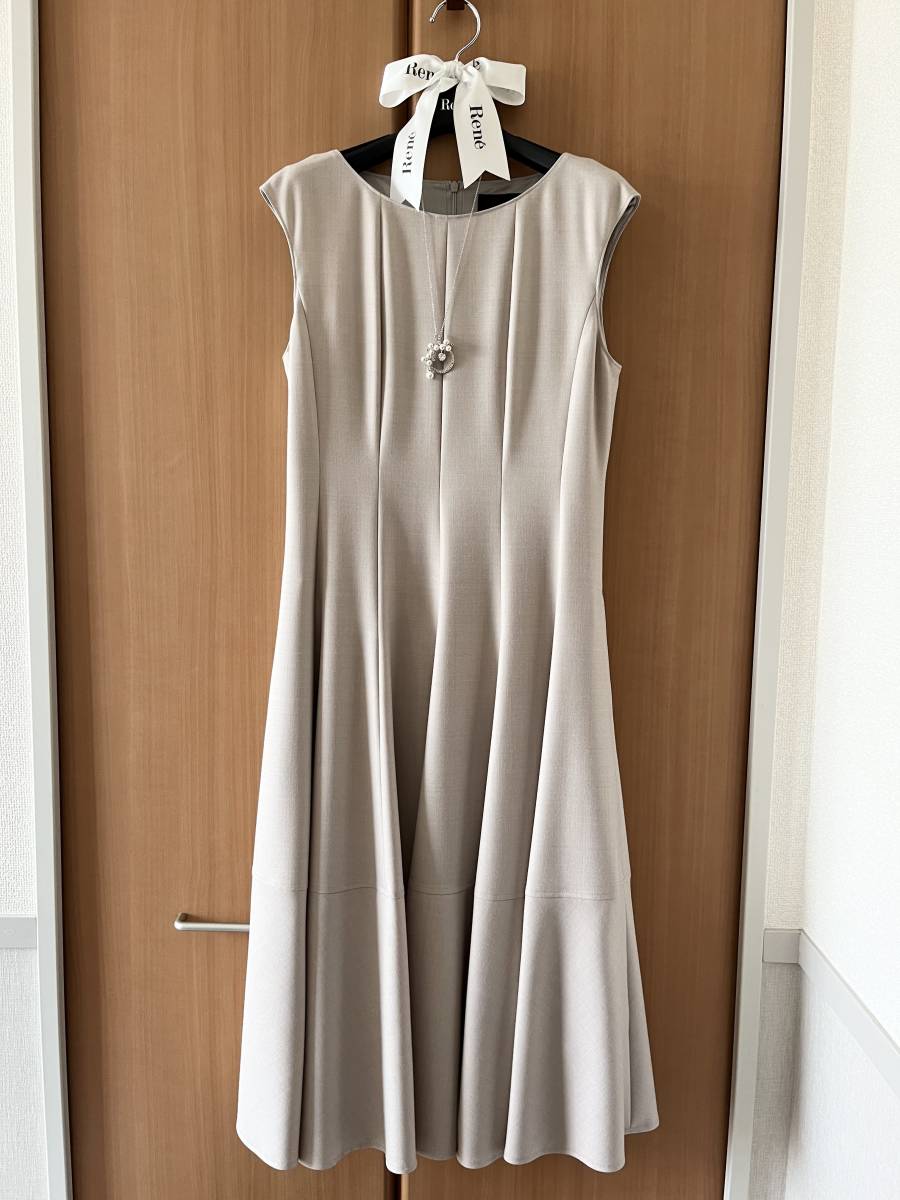 ルネ Rene ワンピース 36サイズ お色はベージュ 新品未使用 F&F