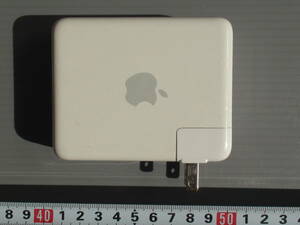 ◆AirMac Express Base Station ◆Model: A1089 ◆無線LANで出来ることをほぼ網羅している安心のモデルです◆