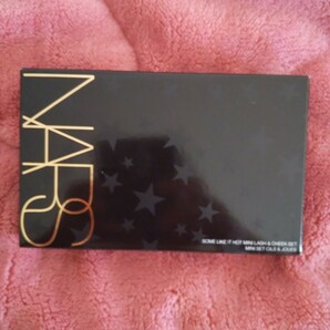 NARS サム　ライク　イット　ホット　ミニラッシュ＆チークセット