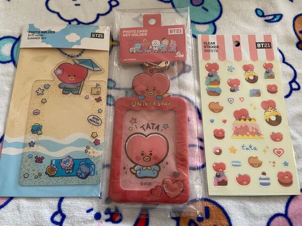 BT21 TATA フォトホルダー2種とシール