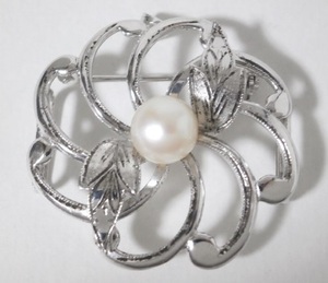 銀製 真珠付き ブローチ 帯留め ペンダントトップ 3way アクセサリー Silver アコヤ パール 彫金 チャーム