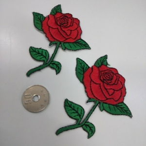 ◎ 真っ赤な薔薇のワッペン 2枚セット s151　バラ　花
