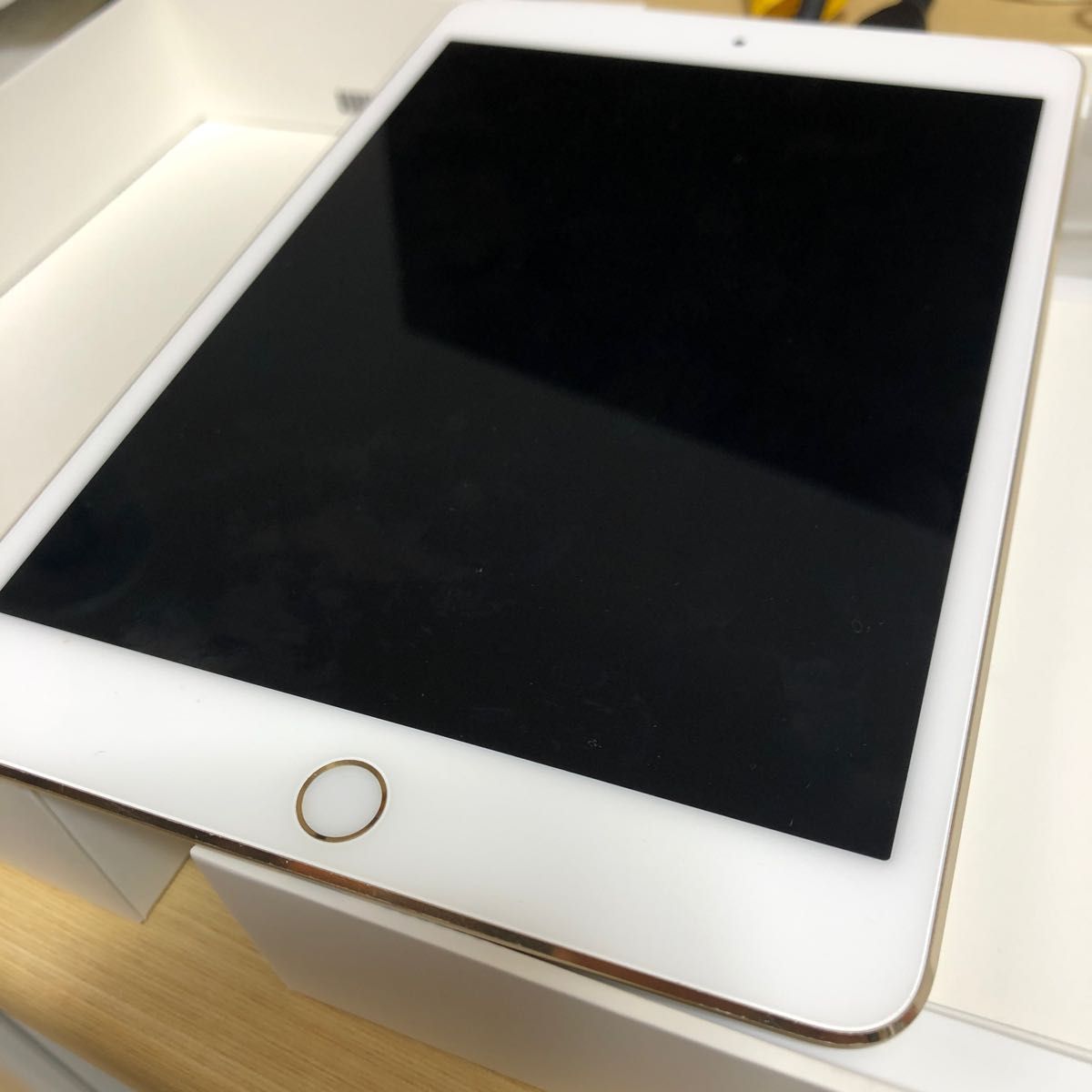☆ アップル iPad 第5世代 ios最新16 指紋認証OK！ Wifi可 ☆ Apple