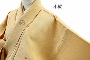 【送料無料】小紋　加賀花紋 ペールオレンジ 肌色 縮緬 小花柄 落款 身丈162cm　裄丈64cm　ゆったりサイズ 仕立て上がり　正絹　m-3983