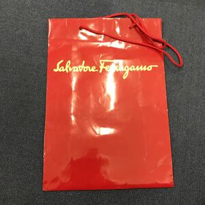 14035-2 1128Y ブランド紙袋　フェラガモ Salvatore Ferragamo ロゴ入り　ショッパー