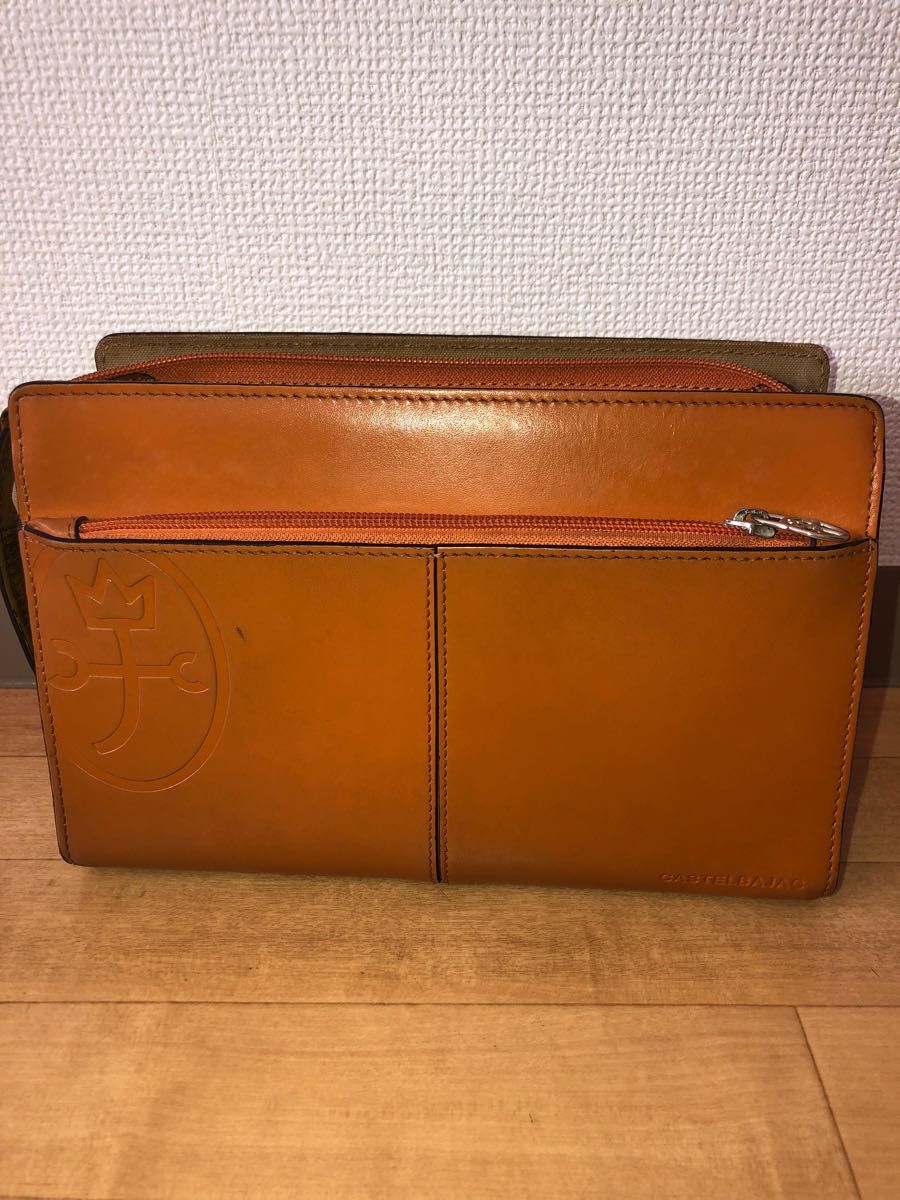 西日本産 【美品】イルミーチョ レザー クラッチバッグ オレンジ