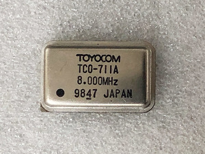 ★クリスタル 水晶発振子 8MHz TCO-711A (TOYOCOM) バラ売り　番号[F3-D0012]