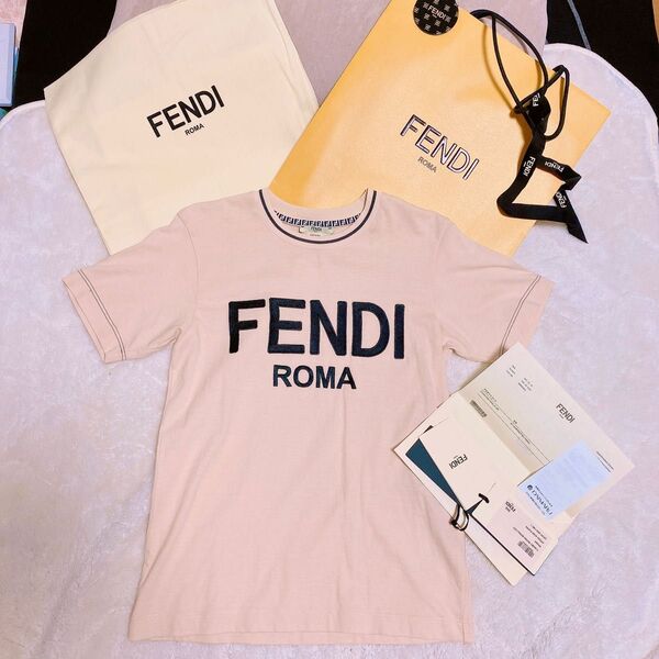 FENDI Tシャツ フェンディ Sサイズ