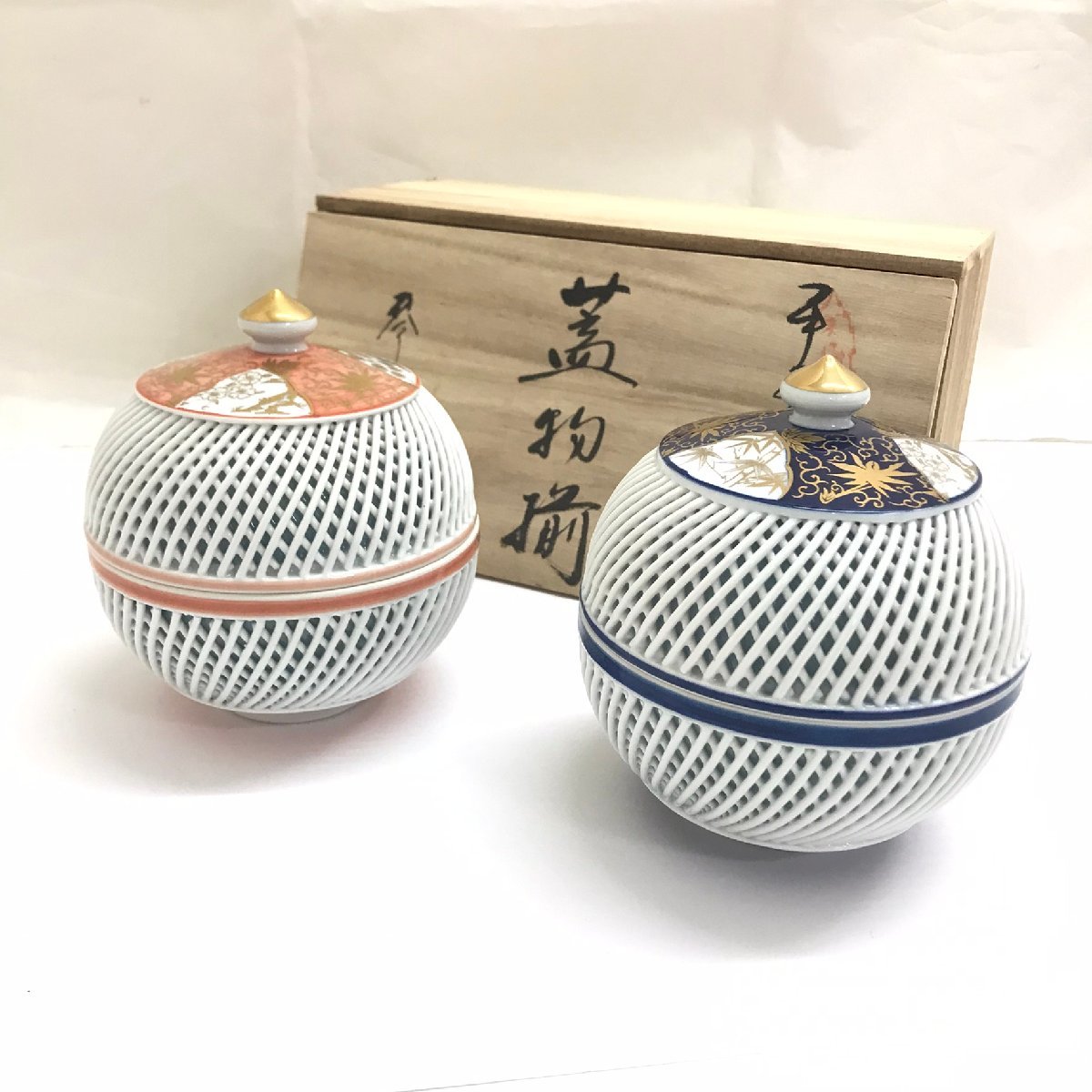 616 有田焼 西浦琴峰作 白磁網目焼 蓋物 2客 未使用 neuroid.uprrp.edu