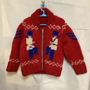 k22, Kids Vintage couch n old clothes American Casual USA child clothes red kana ta couch n knitted pattern 
