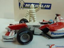 ●Minichamps1/43F1'02トヨタTF102ミカ.サロMichelin箱SN8_画像5