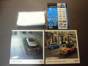 BMW　MINI　グッツセット　（カタログ２冊、ペンケース、ポストカード）